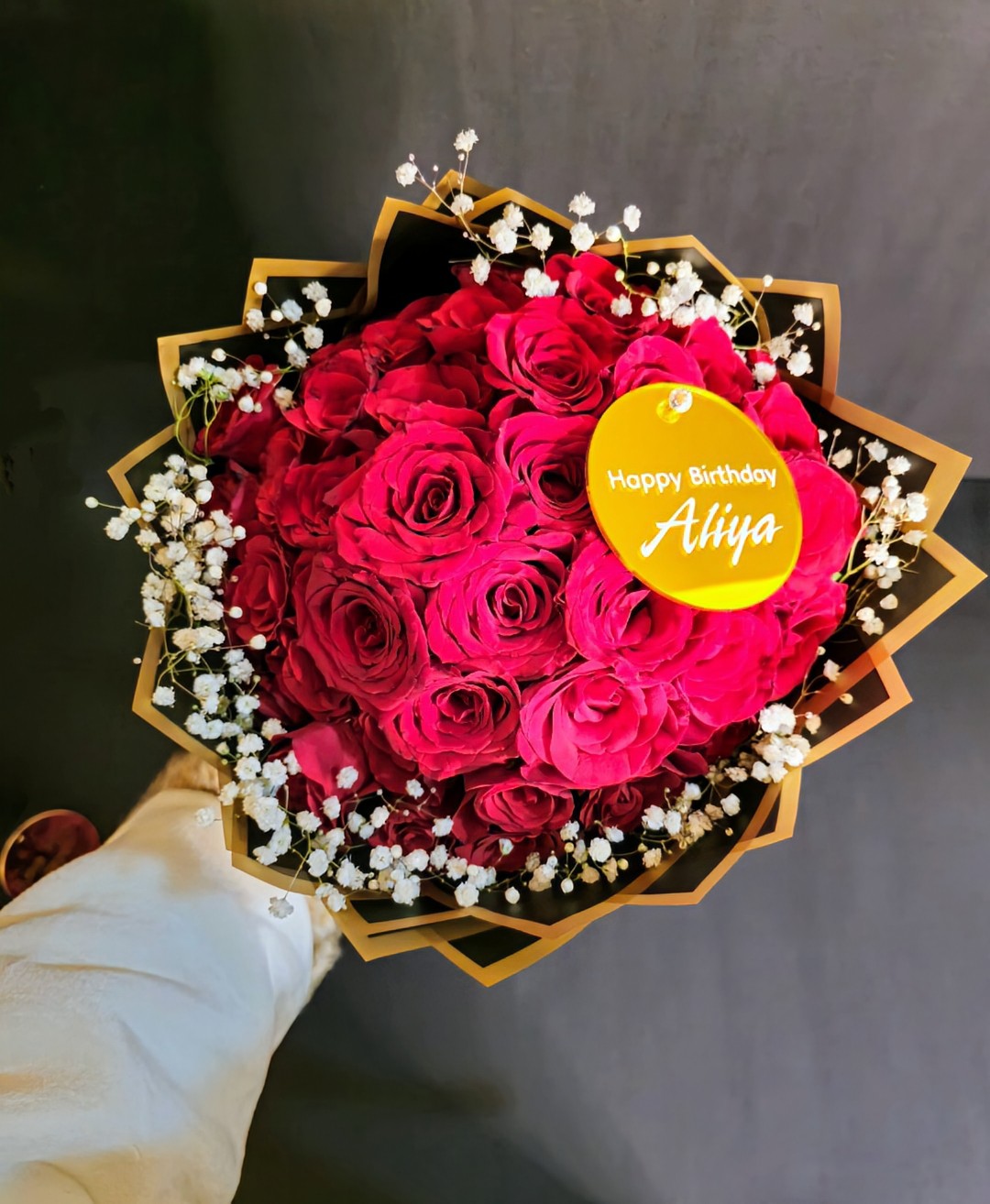 Red roses with gyp rim